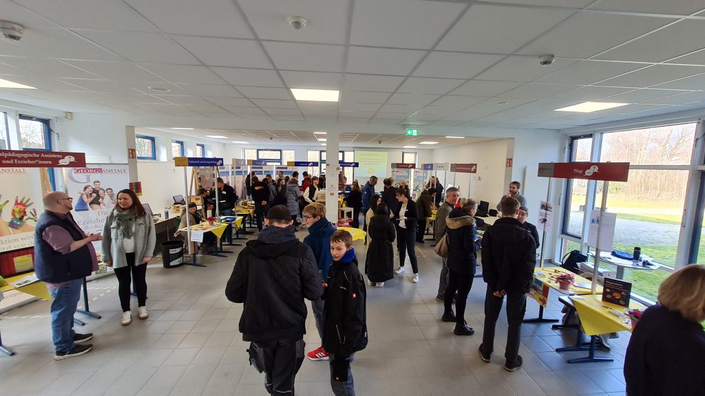 Berufsbildende Schulen 1 Uelzen - ITZ in der Wilhelm-Seedorf-Strasse - Frühling Schnuppern